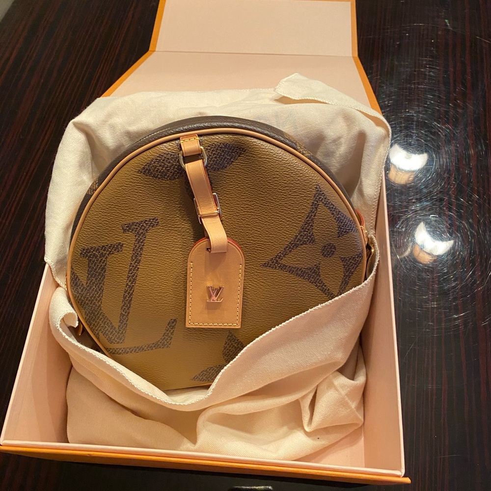 Louis Vuitton Souple Brand New!!